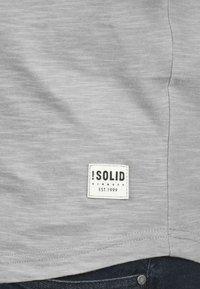 Solid SDFIGOS - T-shirts basic - light grey