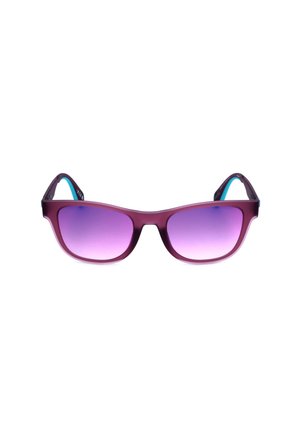 Occhiali da sole con montatura viola, lenti degradanti viola e aste interne blu mostrati su sfondo bianco.