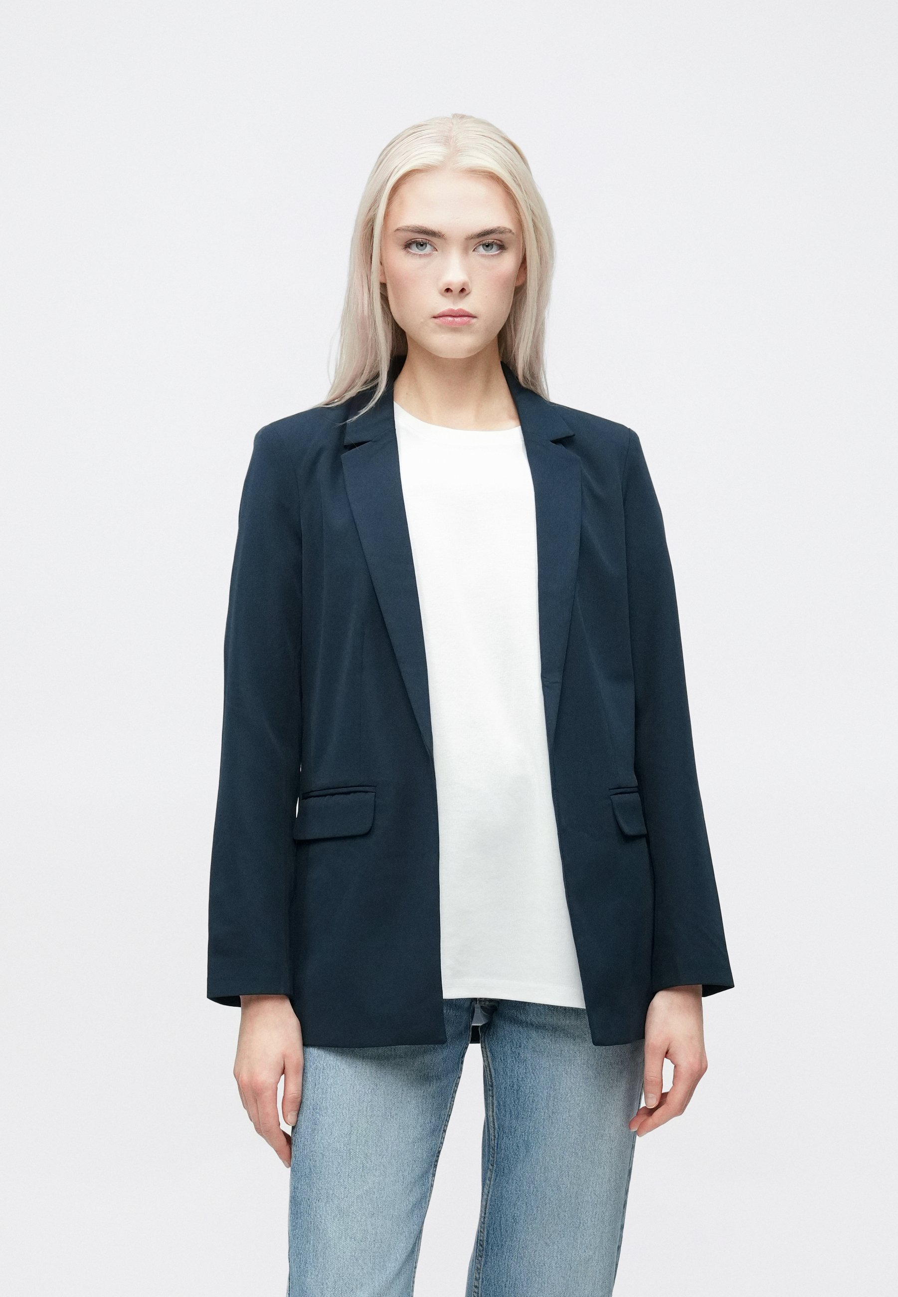 Oversized blazer met krijtstreep donker blauw | Asymmetrische blazer met krijtstreep dames