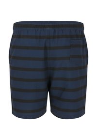 Shorts de bain bleu marine avec des rayures horizontales noires, taille élastique et détail de poche arrière. Texture de tissu lisse.