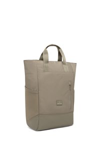 Borsa a spalla in tessuto khaki con doppi manici superiori, tasca con zip frontale e fondo rinforzato. Presenta un'etichetta con il marchio sul davanti.