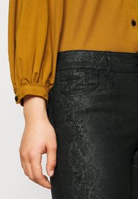 Vero Moda Petite Broek - black