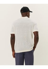 Thumbnail Image 3