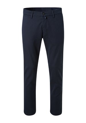 Navyblaue Chinos aus einem Baumwollmischgewebe mit flachem Frontdesign, Gürtelschlaufen, Reißverschluss und einem normalen Schnitt mit schmal zulaufenden Beinen.