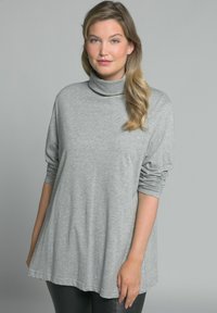 Hellgraues, langärmliges Turtleneck-Oberteil mit lockerer Passform. Weicher Stoff, geraffte Details an den Ärmelsäumen und hüftlanger Saum.