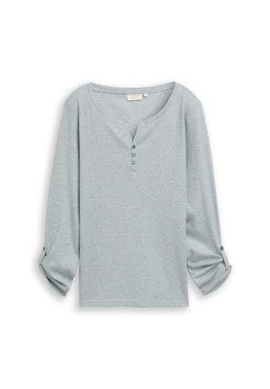 Koszula henley z długim rękawem w jasnoniebieskim kolorze z poziomymi paskami, trzema guzikami przy dekolcie oraz podwiniętymi mankietami z ozdobnymi guzikami.