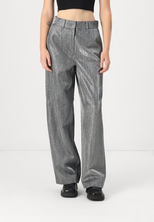 YASKAMO PANT - Bukse - black/silver