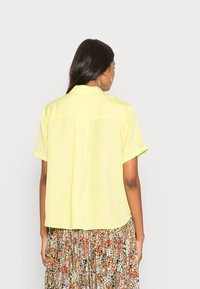 Samsøe Samsøe MINA SHIRT - Blusa com botões - daiquiri green