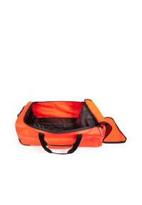 Borsa a tracolla arancione con interno nero, caratterizzata da due manici robusti, chiusura con zip e forma rettangolare. Texture liscia.