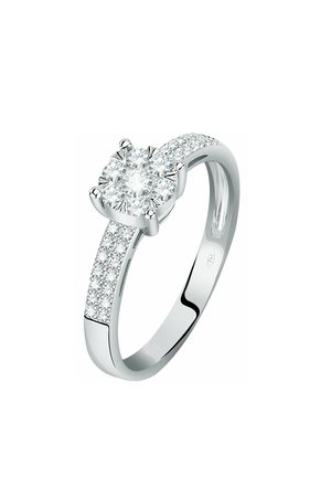 Diamantring zur Verlobung mit einem rund geschliffenen Zentrum, gefasst in Weißgold. Akzentsteine entlang des Rings sorgen für zusätzlichen Glanz. Elegantes und poliertes Design.