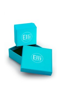 Turkise firkantede gaveæsker, en åben der afslører et mørkegrønt indre, med et hvidt cirkulært logo med teksten "Elli by Julie & Grace."