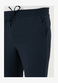 Unausgewählt, dark blue