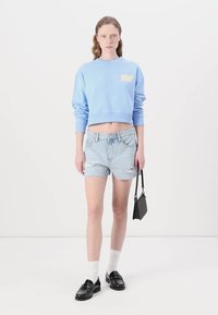 Thumbnail Image 2