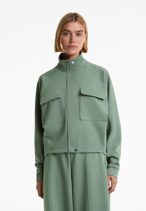 PIQUÉ WITH COTTON AND POCKETS - Kevyt takki - green