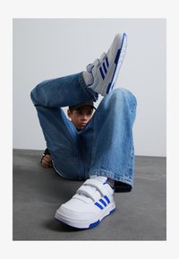 Non sélectionné, ftwr white/lucid blue/core black