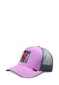 Gorra de béisbol de malla morada y negra con parche floral en la parte delantera y pequeña etiqueta negra de la marca en el ala.