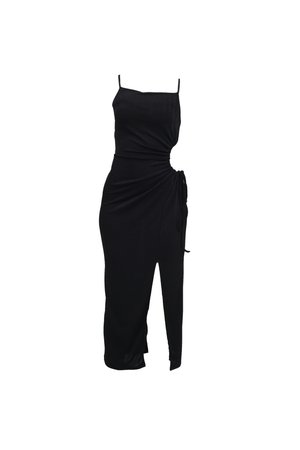 Abito nero con spalline sottili, dettaglio arricciato sul lato e uno spacco alto fino alla coscia. Realizzato in tessuto liscio, presenta una silhouette aderente.