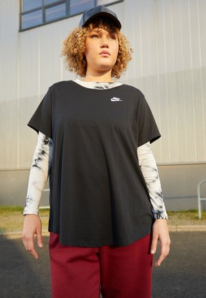 Nike Sportswear TEE CLUB - T-shirt basic - black