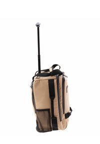 Zaino da viaggio beige con base nera, doppie maniglie, cerniere, tasca laterale in rete e manico retrattile nero per un facile trasporto.
