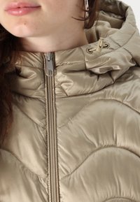 ONLY Carmakoma CARVEGA  - Lett jakke - beige