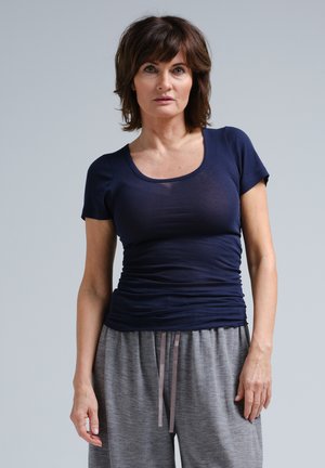 Roseanna - Basic T-shirt - night sky
