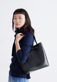 BOSS LIRIEL BUCKET - Käekott - black