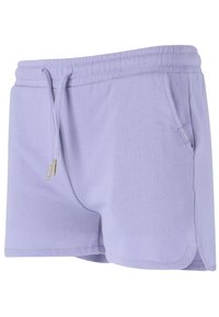 Lavendelträningsshorts med dragsko i midjan, två sidofickor och en mjuk, slät tygtextur. Har guldtonade spetsar på dragskon.