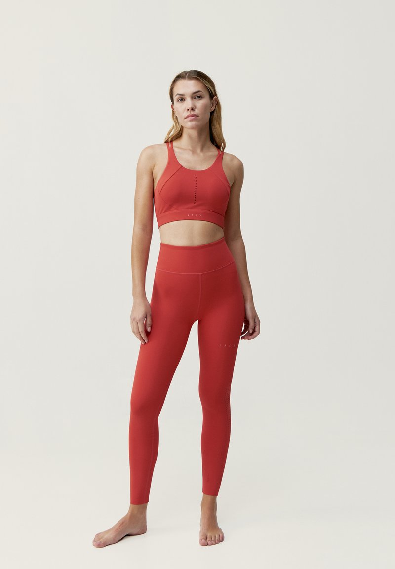 Born Living Yoga Tights rood