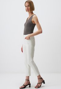 Jimmy Key - Jeansy Slim Fit