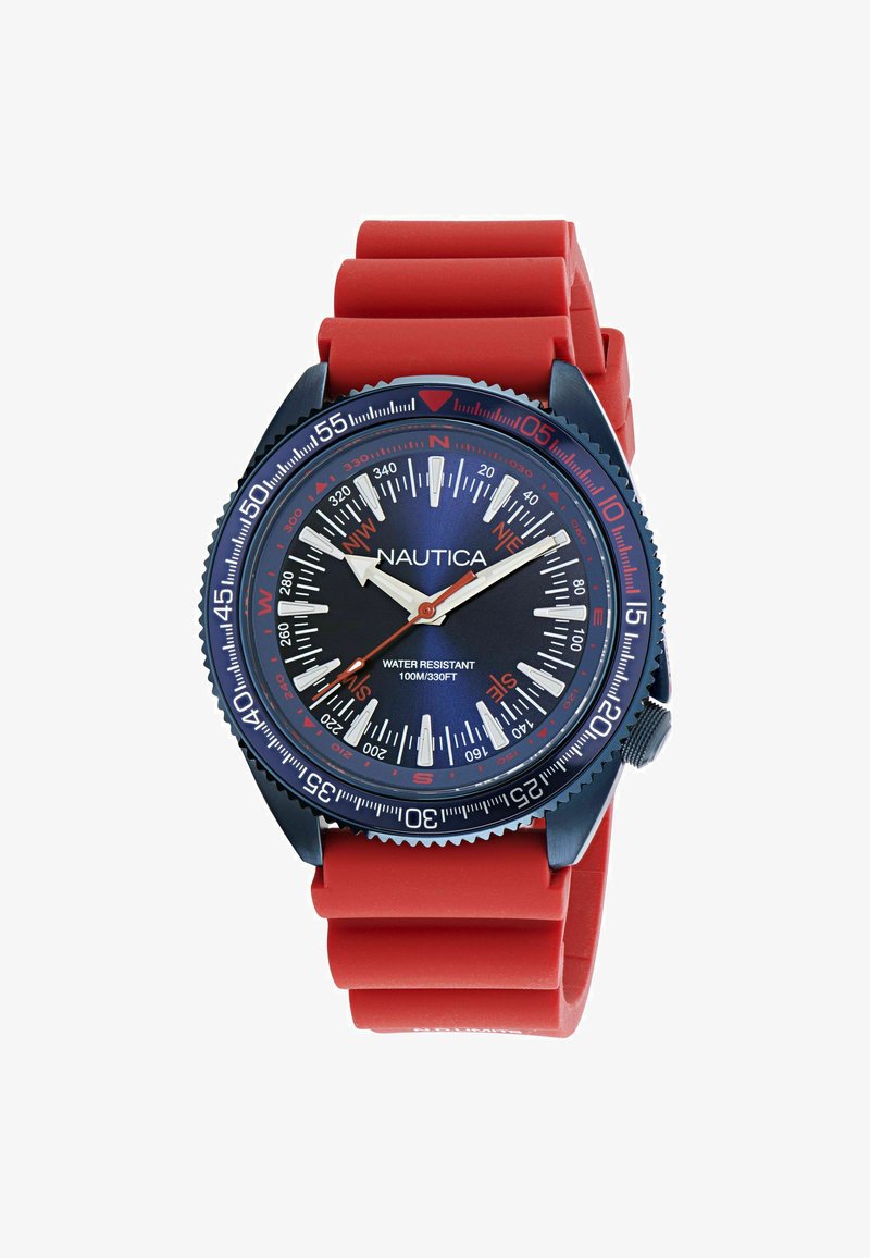 Nautica kell wate sinise ümmarguse näo, punaste aktsentide, valgete tunni markerite ja tekstureeritud punase silikoonist rihmaga. Veekindel kuni 100 meetrit.