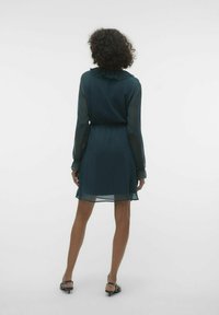 Vero Moda Vardagsklänning - ponderosa pine