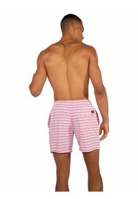 Roze gestreepte zwembroek met een elastische tailleband, zijzakken en een achterzak met een klein logodetail.