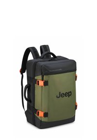 Zaino con un design bicolore, frontale verde oliva e retro nero. Dotato di fibbie arancioni e spallacci imbottiti.