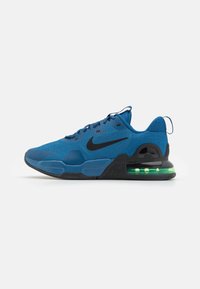 Nike Performance AIR MAX ALPHA TRAINER 5 - Trening copati - court blue/black/green strike