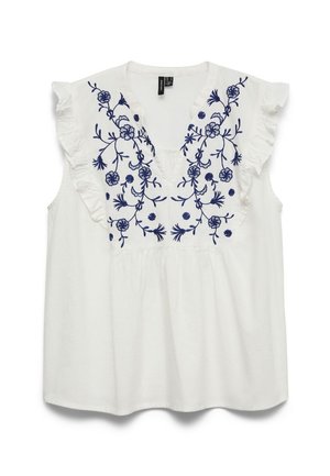 Witte mouwloze blouse met gerimpelde schouders en blauwe bloemenborduurwerk op de borst en halslijn, met een kleine V-vormige uitsnede aan de voorkant.