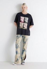 Noisy May NMIDA MADONNA - T-shirt imprimé - obsidian