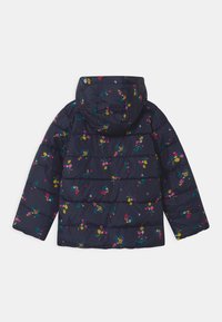 Giacca puffer blu navy con motivo floreale in rosa brillante, giallo e verde. Dotata di cappuccio e design trapuntato con cuciture orizzontali.