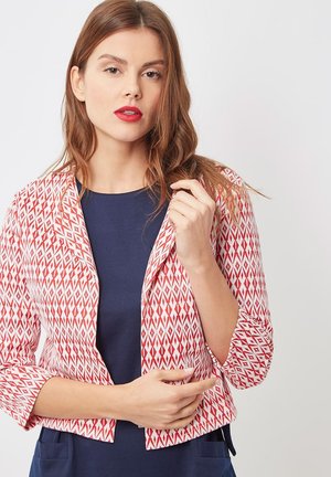 Outfitters Nation, CHAQUETA GEOMÉTRICA SIN CIERRE CUELLO REDONDO - Blazer - rojo