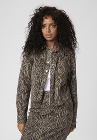 Kaffe LEONDRA - Denimová bunda - feather gray   black animal