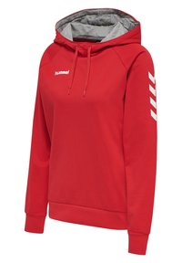 Felpa con cappuccio rossa con fodera grigia, dotata di cordino, logo bianco sul petto e motivo a chevron bianco sulla manica sinistra.