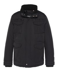 Męska czarna zimowa kurtka z kołnierzem stójkowym, czterema przednimi kieszeniami z klapami i zamkami oraz mankietami na guziki.