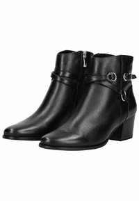 Černé kožené kotníkové boty s špičatou špičkou, bočním zipem a dvěma dekorativními pásky se samonavíjecími kovovými prvky. Design s blokovým podpatkem.