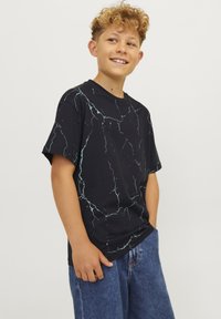 Jack & Jones Performance JJKEY LOOSE TEE CREW JNR - T-shirts med print - black