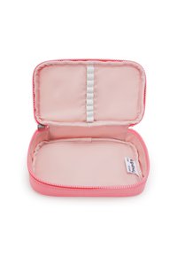 Custodia rosa con zip, dal design esterno liscio e fodera morbida, con portabiglietti elastici all'interno per organizzare gli oggetti. Interno spazioso con minimalismo nei dettagli.
