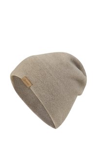 Beige felt beanie with a soft texture, slightly slouchy design, and a small leather label on the side; smooth surface without patterns.