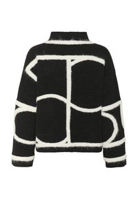 Suéter de patrón en blanco y negro, mezcla de lana, con formas abstractas, cuello alto, hombros caídos y un acabado texturizado y esponjoso.