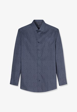 Marineblaues langärmliges Hemd mit kleinen weißen geometrischen Mustern und spitzem Kragen, flach auf weißem Hintergrund ausgelegt.
