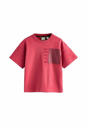 Baker by Ted Baker, REGULAR FIT - OVERSIZED EMBOSSED T-SHIRT - Print T-shirt - red