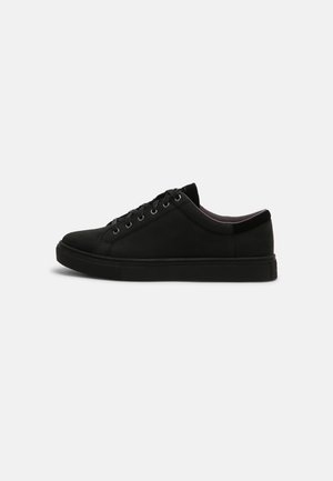UGG BAYSIDER LOW WEATHER - Baskets basses - black