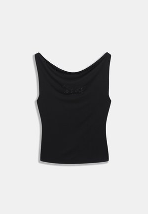 Μαύρο αμάνικο τοπ με στρογγυλή λαιμόκοψη, με διακριτική υφή στο μπροστινό μέρος. Μαλακό ύφασμα, εφαρμοστή γραμμή, μινιμαλιστικό στυλ.